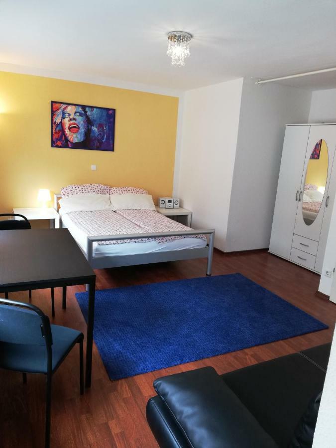 Leon Apartment